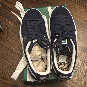 Puma Men's Dark Blue and White Sneakers